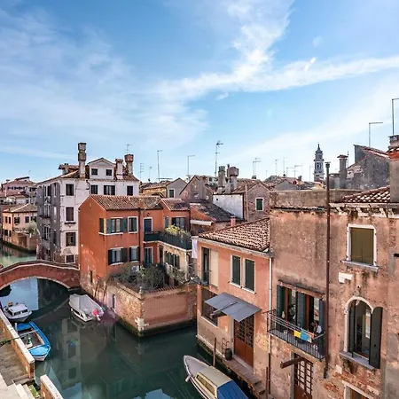 Casa con vista canale-3